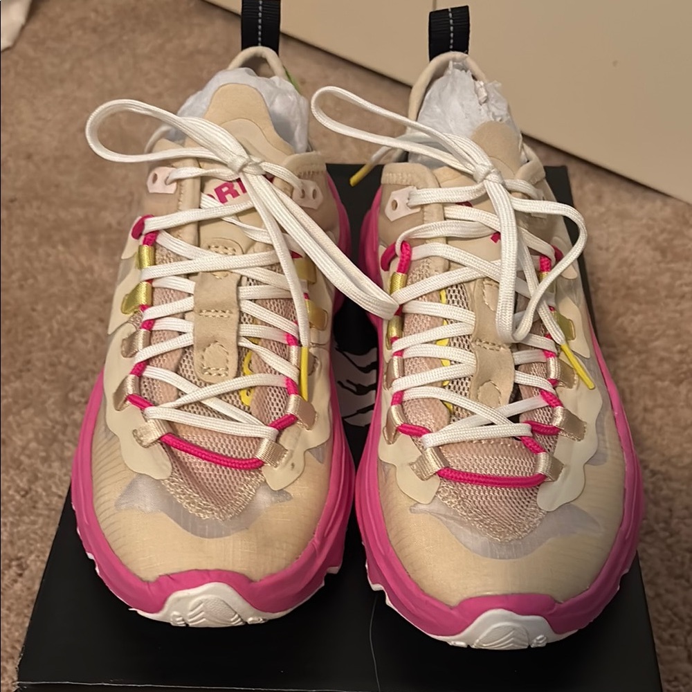 Sorel Kinetic Breakthru Tech Lace Sneakers in Cream and Pink Size 6